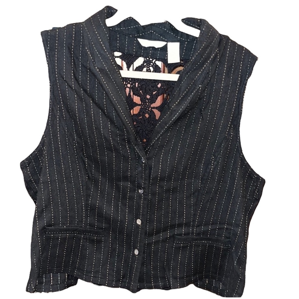 J Jill - Vintage 90’s crop top pinstripe vest with crocheted back!!